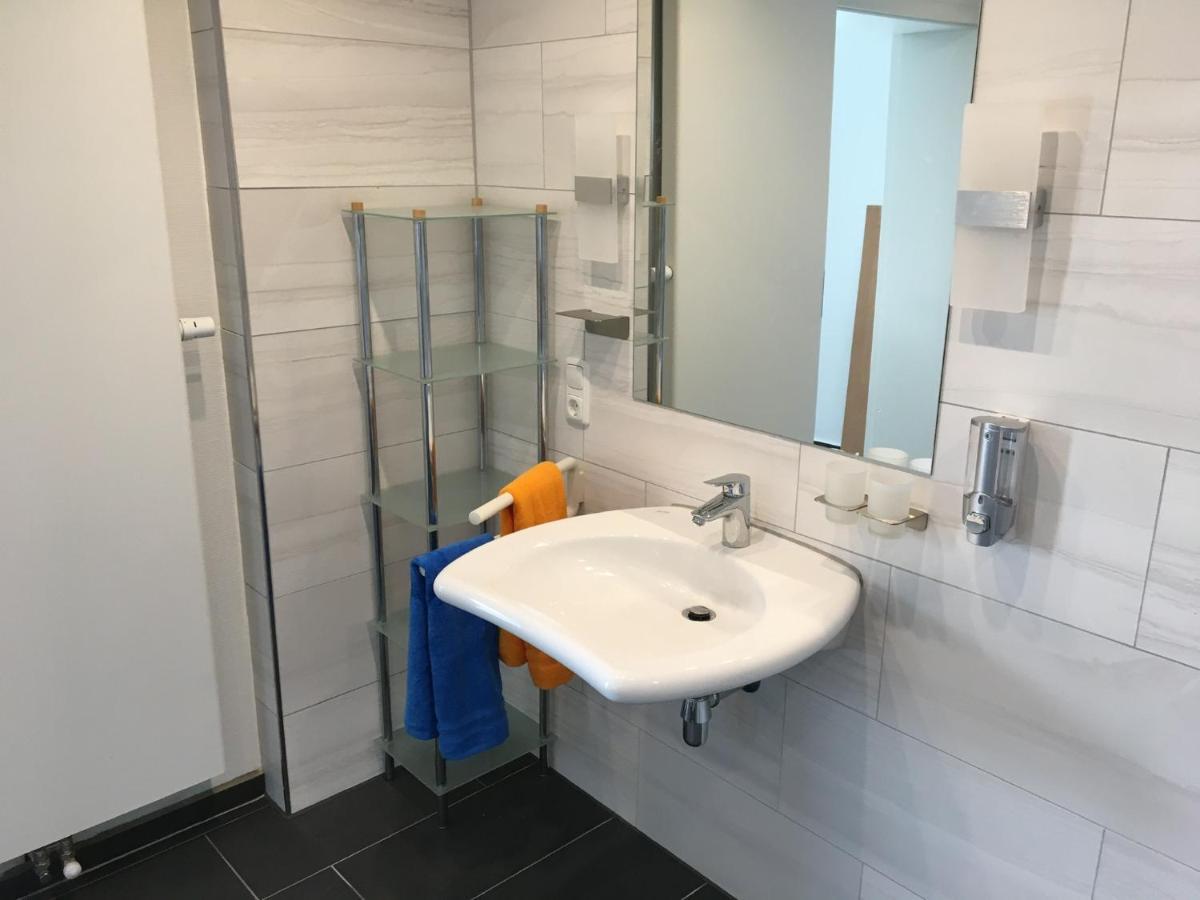 Ferienwohnung Rinteln: Cozy 4-Star Apartment with Terrace Exterior photo